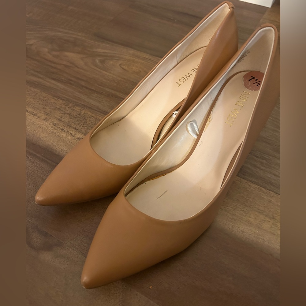 Tan pencil heels, pointed toes